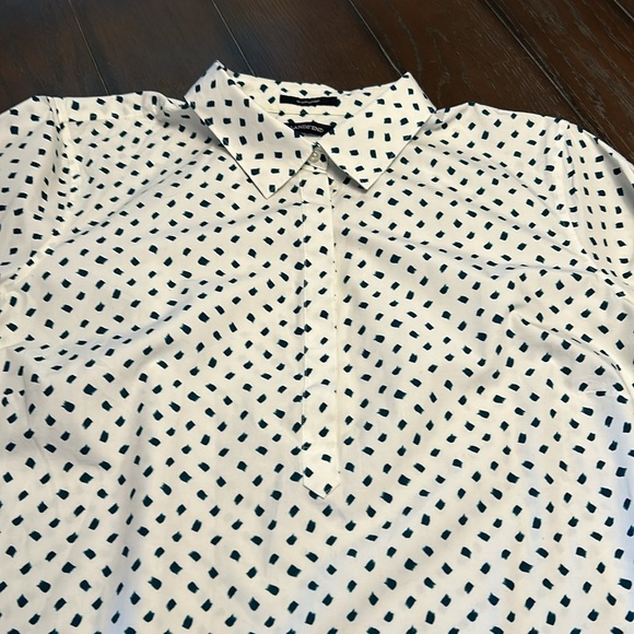 Lands End Button Up Tunic Blouse.  26W. Dark green brushstroke pattern. - Picture 4 of 9